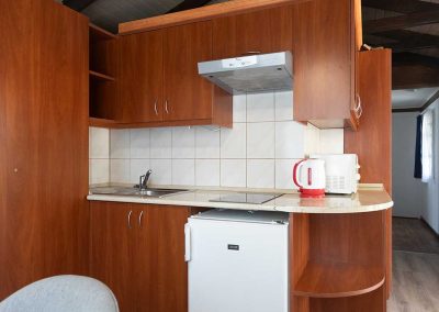 Balaton parti szállás Merkur mobilház Mirabella Camping konyha