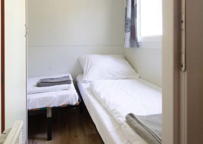 Balaton parti szállás Suncool mobilház Mirabella Camping hálószoba