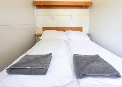 Balaton parti szállás Suncool mobilház Mirabella Camping hálószoba