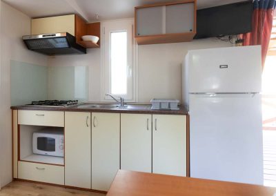 Balaton parti szállás Suncool mobilház Mirabella Camping konyha